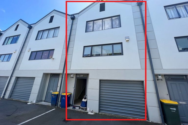 Photo of property in Krisley Court, 12/6 Ambrico Place, New Lynn, Auckland, 0600