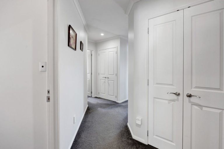 Photo of property in 90 Ridgewood Drive, Ridgewood, New Plymouth, 4371