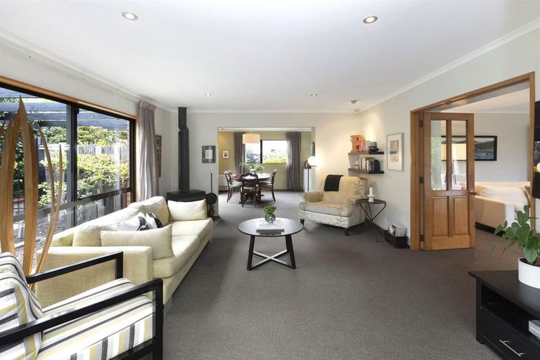 Photo of property in 2/5a Regency Crescent, Redwood, Christchurch, 8051