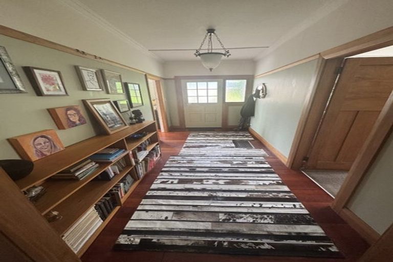 Photo of property in 26 Burma Road, Khandallah, Wellington, 6035