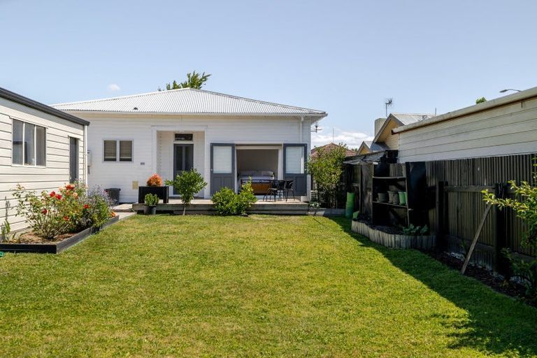 Photo of property in 43 Wood Street, Takaro, Palmerston North, 4410