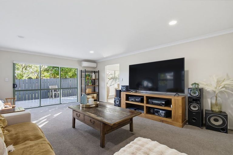 Photo of property in 6 Chadlington Avenue, Henderson, Auckland, 0612