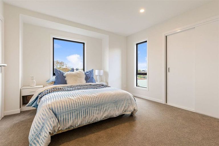 Photo of property in 12b Bluefin Way, West Harbour, Auckland, 0618