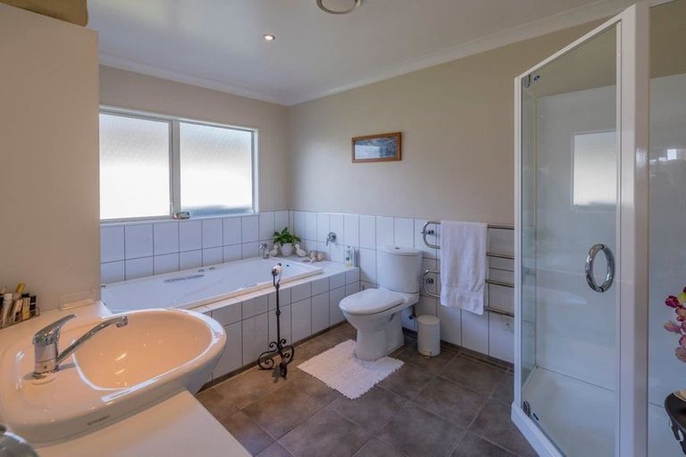 Photo of property in 22 Tutere Street, Waikanae Beach, Waikanae, 5036