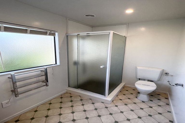 Photo of property in 10 Parkside Road, West Harbour, Auckland, 0618