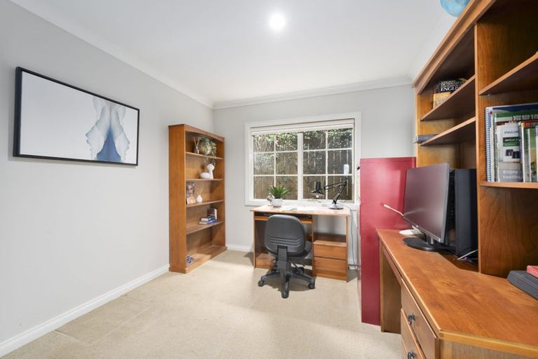 Photo of property in 14 Pittville Place, Henderson, Auckland, 0612