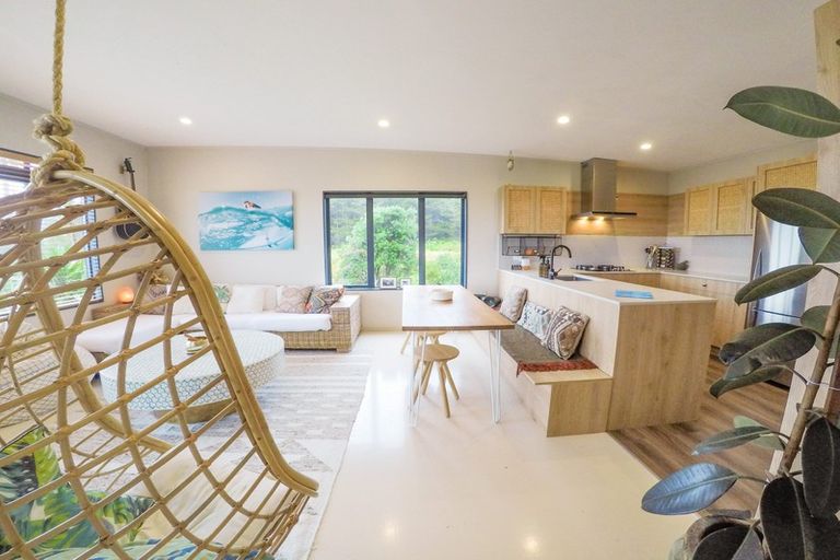 Photo of property in 333 Motutara Road, Muriwai, Waimauku, 0881