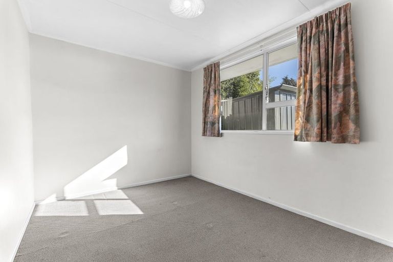 Photo of property in 1/117 Seaview Road, Westown, New Plymouth, 4310