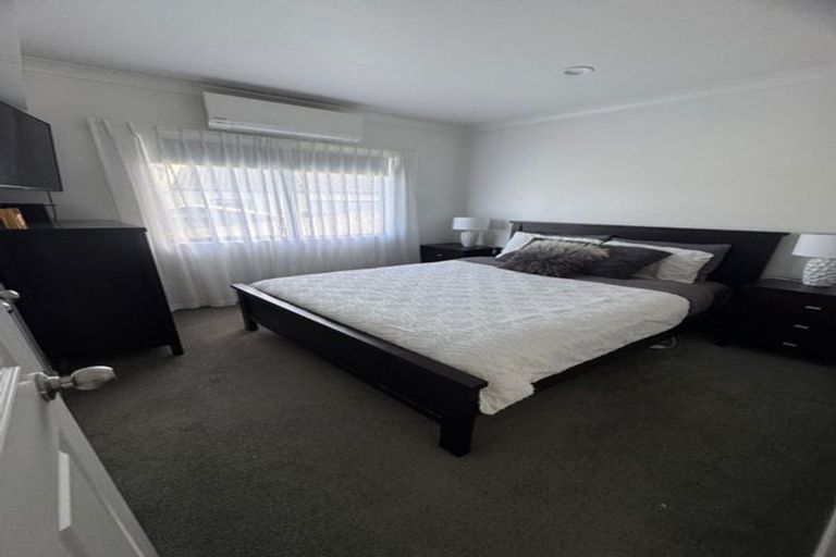 Photo of property in 80 View Ridge Drive, Ranui, Auckland, 0612