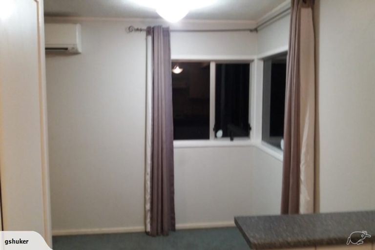 Photo of property in 1/18 Woodlands Crescent, Browns Bay, Auckland, 0630