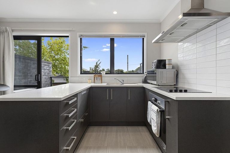 Photo of property in 8/16 Jones Crescent, Melville, Hamilton, 3206