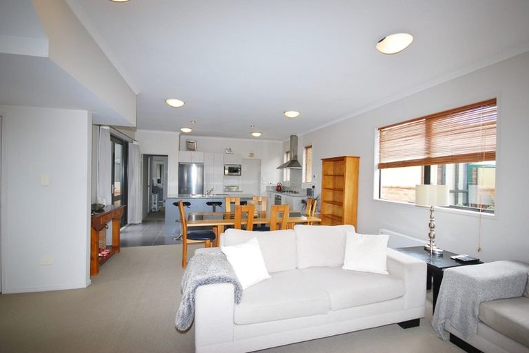 Photo of property in 22 Greenbough Lane, Greenhithe, Auckland, 0632