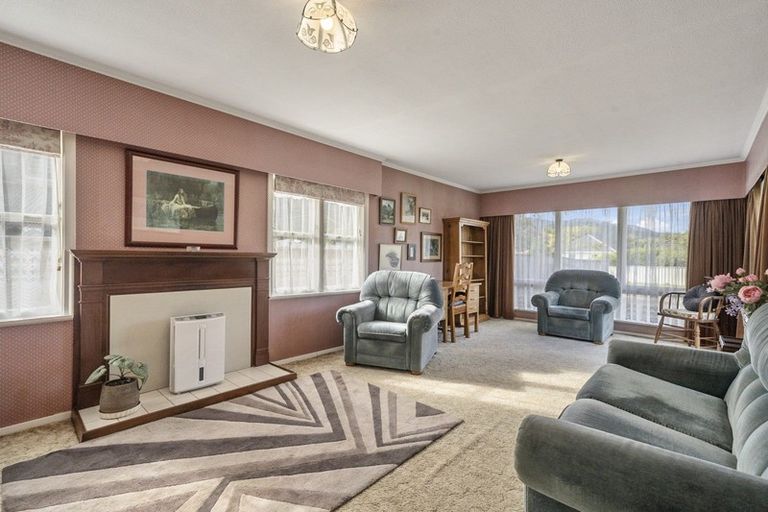 Photo of property in 9 Wright Street, Wainuiomata, Lower Hutt, 5014