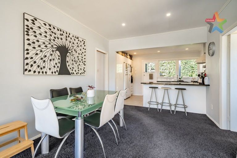 Photo of property in 27 Foster Crescent, Belmont, Lower Hutt, 5010