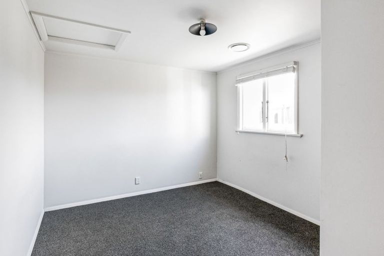 Photo of property in 62 Romilly Street, Westport, 7825