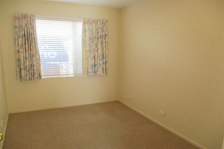 Photo of property in 27 Broadhaven Avenue, Parklands, Christchurch, 8083