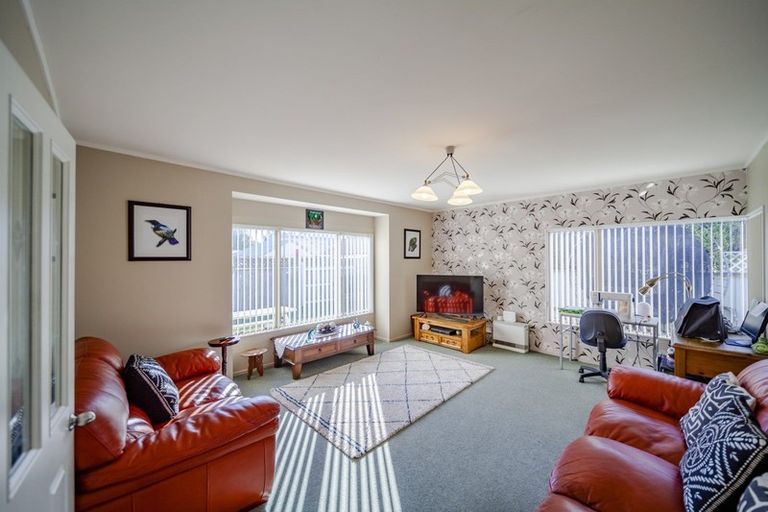 Photo of property in 10 Amanda Place, Mayfair, Hastings, 4122