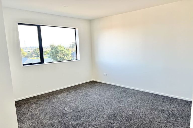 Photo of property in 2/5 Chevis Place, Pakuranga, Auckland, 2010