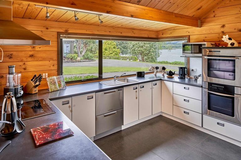 Photo of property in 31 Motukaraka Point, Pauatahanui, Porirua, 5381