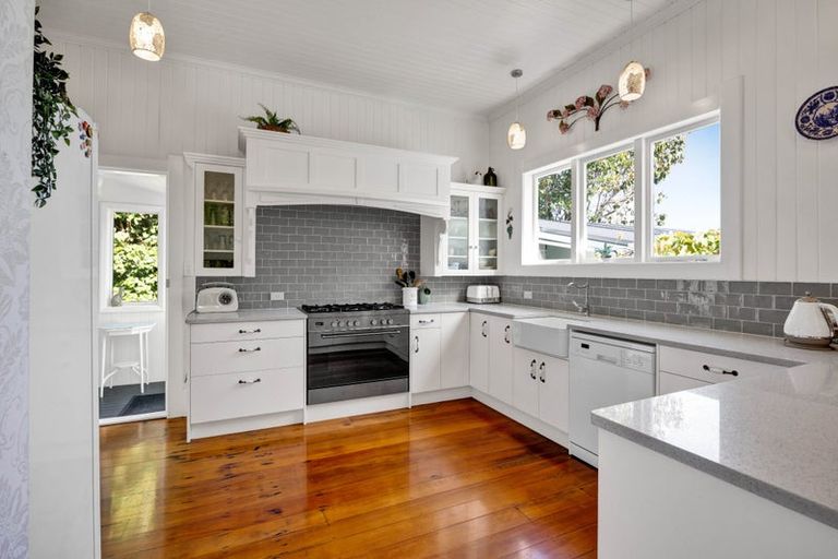 Photo of property in 16 Fairfield Road, Hawera, 4610