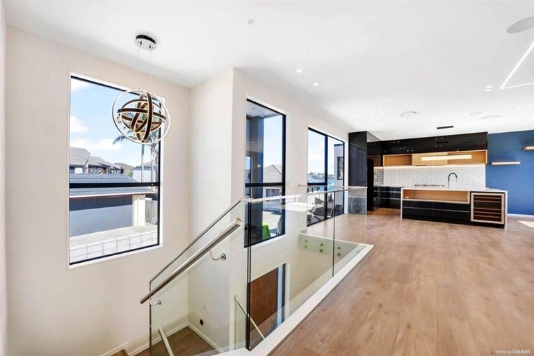 Photo of property in 4b The Parade, Bucklands Beach, Auckland, 2012