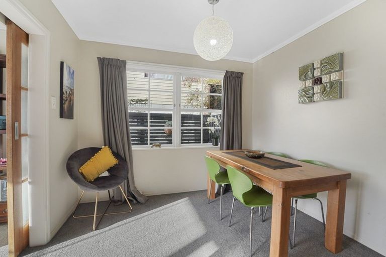 Photo of property in 10 Colonial Grove, Tawa, Wellington, 5028