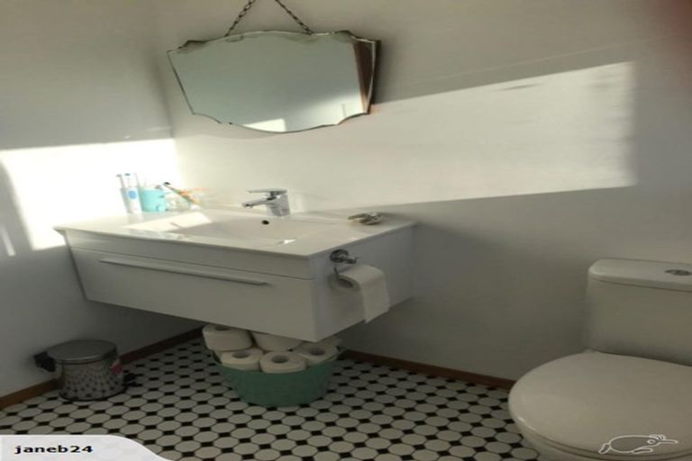 Photo of property in 2/35 Wiggins Street, Sumner, Christchurch, 8081