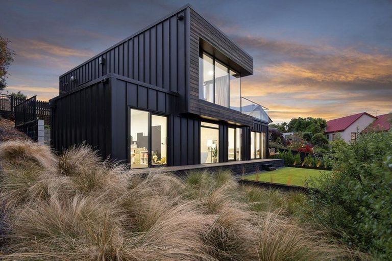 Photo of property in 3 Selleck Street, Mount Pleasant, Christchurch, 8081