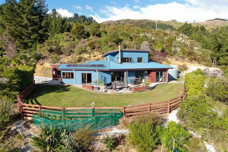Photo of property in 27 Falconer Road, Pohara, Takaka, 7183