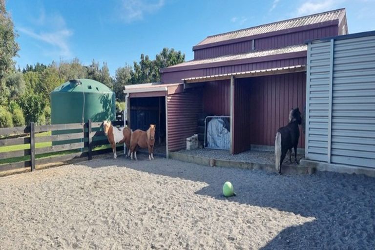 Photo of property in 174 Muhunoa Road West, Ohau, Levin, 5570