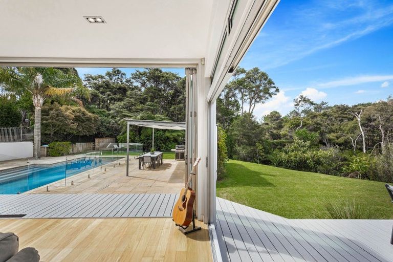 Photo of property in 160 Schnapper Rock Road, Schnapper Rock, Auckland, 0632