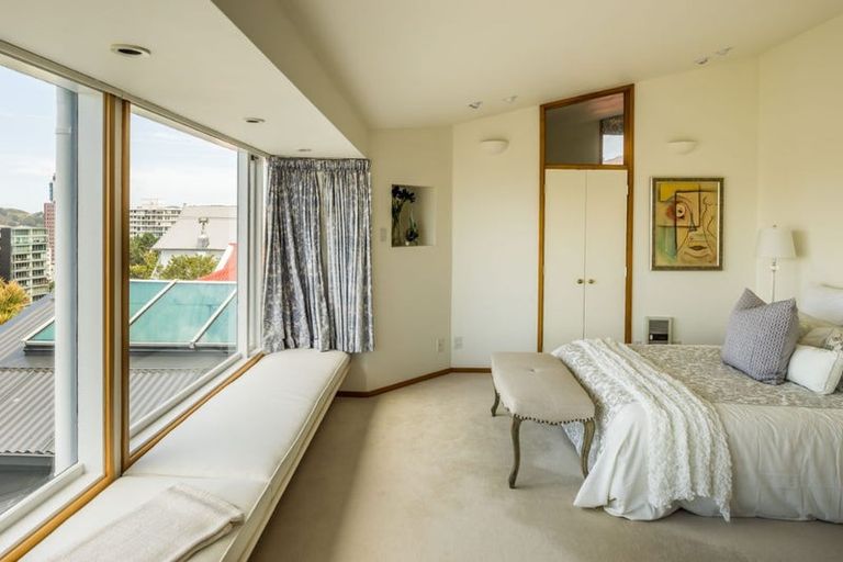 Photo of property in 13 Talavera Terrace, Kelburn, Wellington, 6012