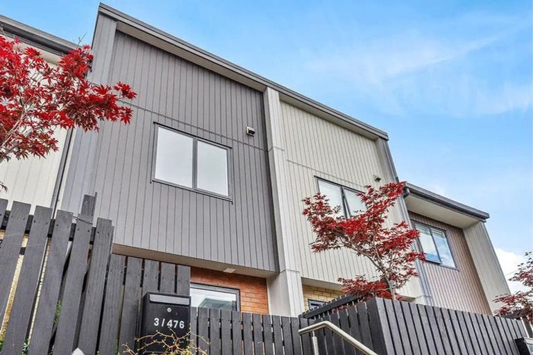 Photo of property in 3/476 West Coast Road, Glen Eden, Auckland, 0602