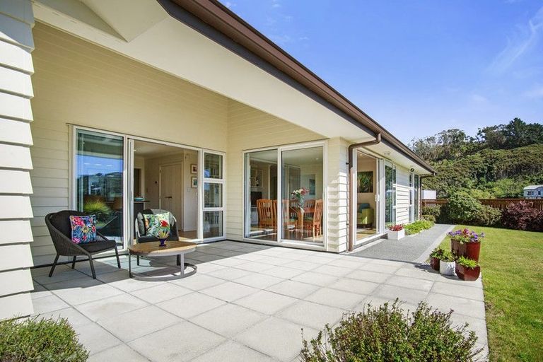 Photo of property in 206 Navigation Drive, Whitby, Porirua, 5024