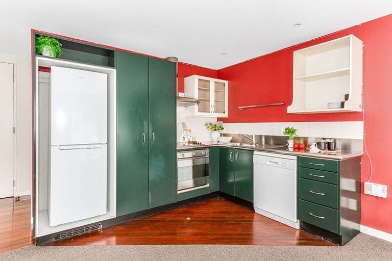 Photo of property in Columbia Apartments, 22/32 Cuba Street, Te Aro, Wellington, 6011