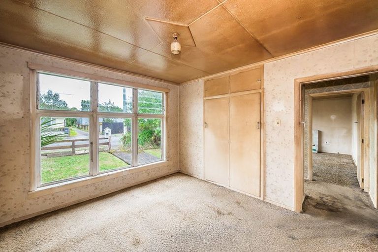 Photo of property in 10 Wairere Grove, Paraparaumu, 5032