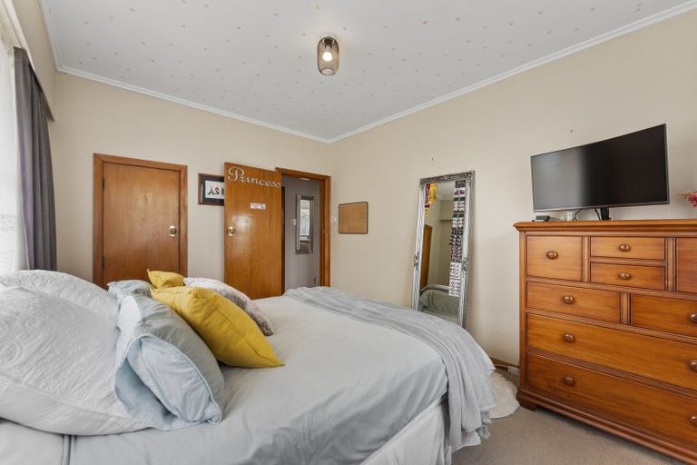 Photo of property in 27 Epuni Street, Hutt Central, Lower Hutt, 5011