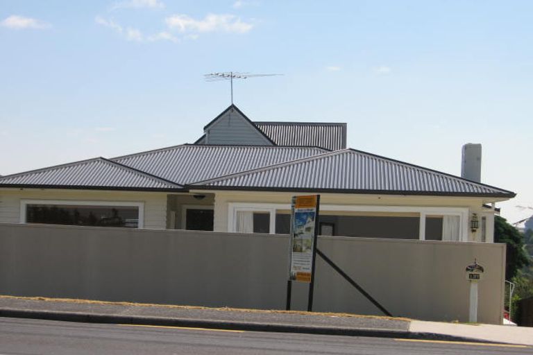 Photo of property in 137 Carlisle Road, Northcross, Auckland, 0632