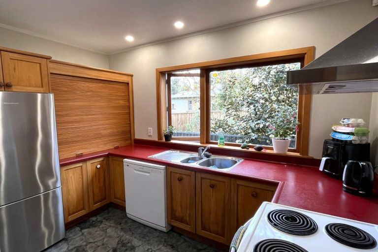 Photo of property in 6 Marne Street, Hokowhitu, Palmerston North, 4410