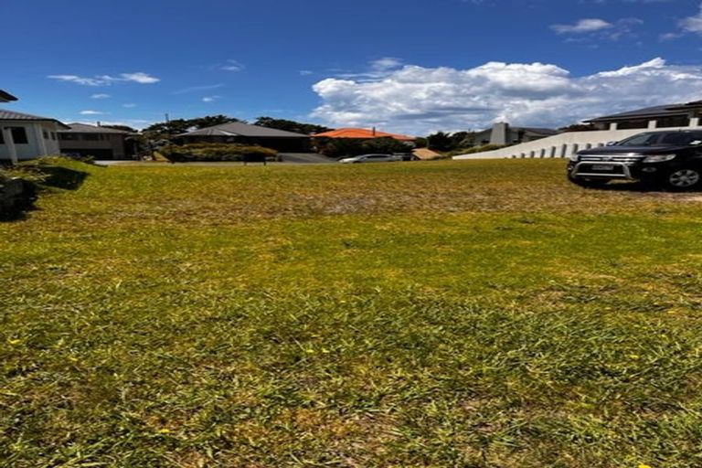 Photo of property in 42 Karoro Road, One Tree Point, 0118