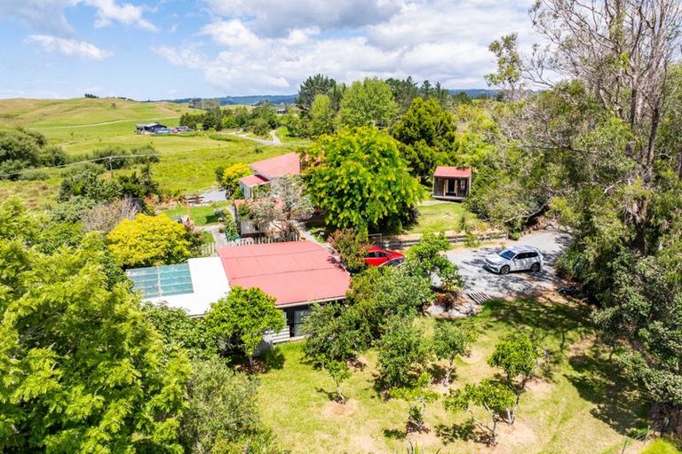 Photo of property in 437 South Road, Waipu, 0582