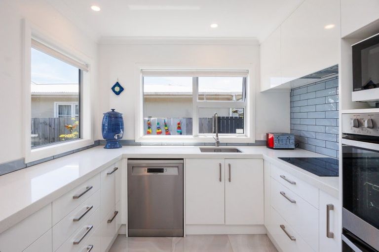 Photo of property in 2b Alton Place, Hokowhitu, Palmerston North, 4410