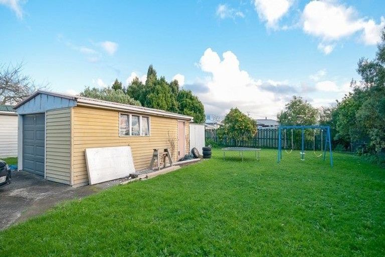 Photo of property in 8 Mawney Road, Henderson, Auckland, 0610