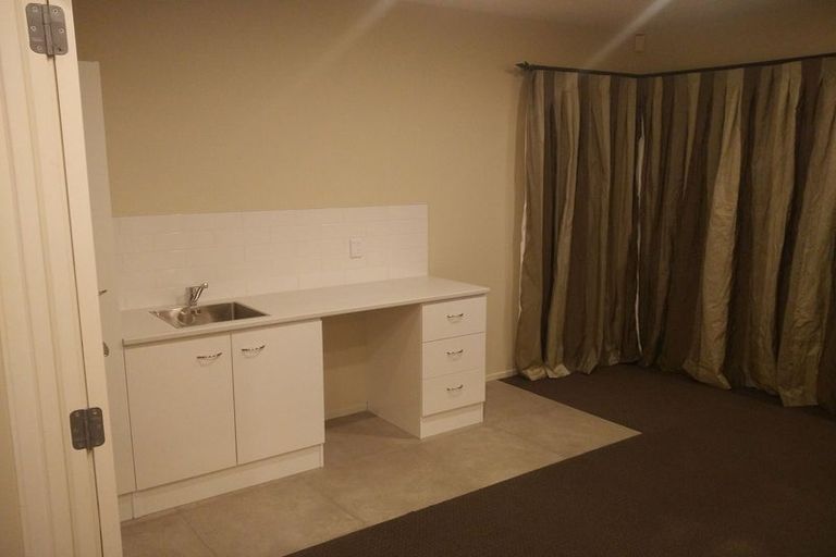 Photo of property in 3 Lisa Rise, Half Moon Bay, Auckland, 2012