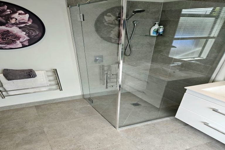 Photo of property in 4 Bellamont Street, Kumeu, 0810