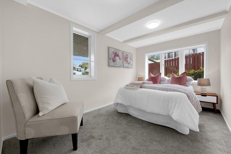 Photo of property in 5 Lane Road, Weymouth, Auckland, 2103