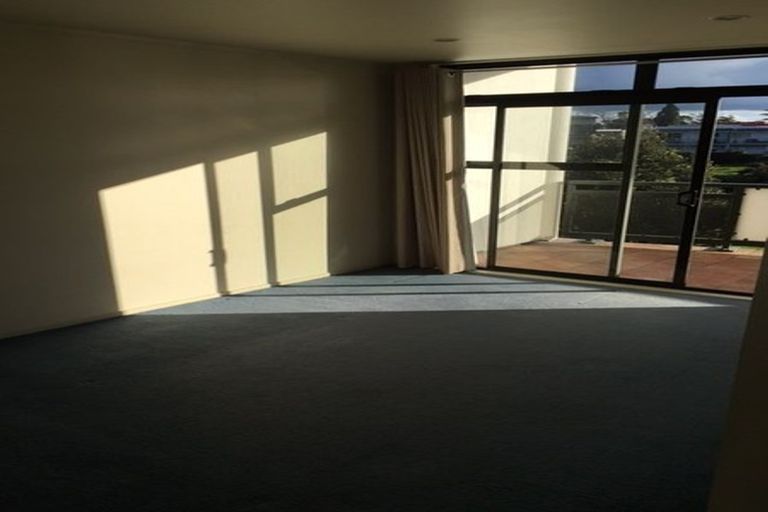 Photo of property in 7/372 Rosedale Road, Rosedale, Auckland, 0632