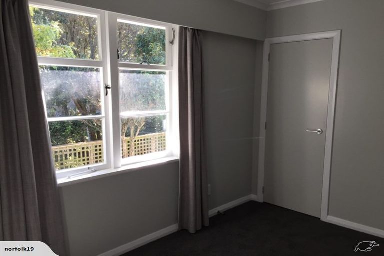 Photo of property in 98 Melbourne Road, Island Bay, Wellington, 6023