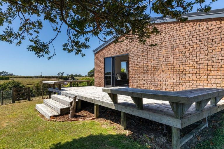 Photo of property in 55 Pitt Road, Hillsborough, New Plymouth, 4372