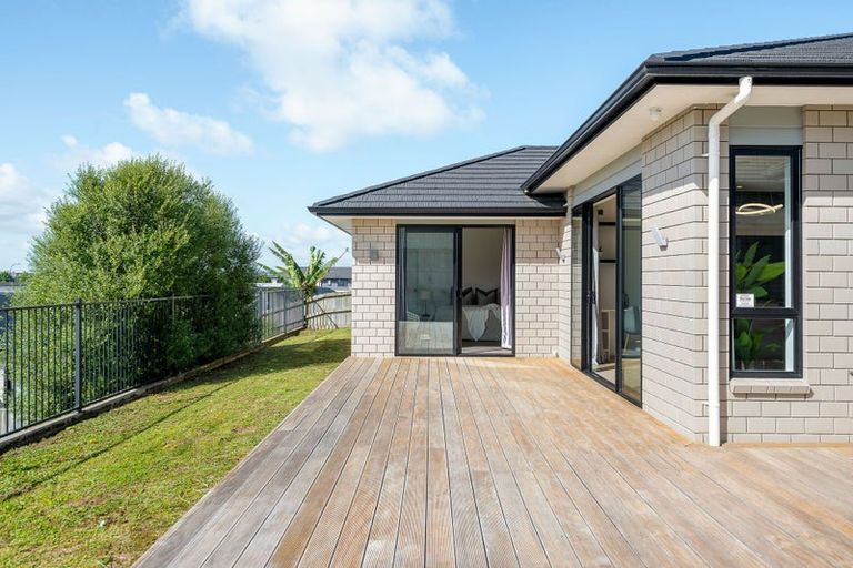 Photo of property in 12 Paiaka Place, Rototuna North, Hamilton, 3210